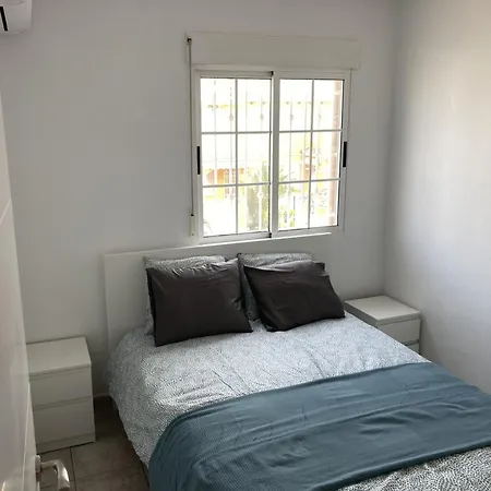 La Zenia Townhouse بيت للعطل