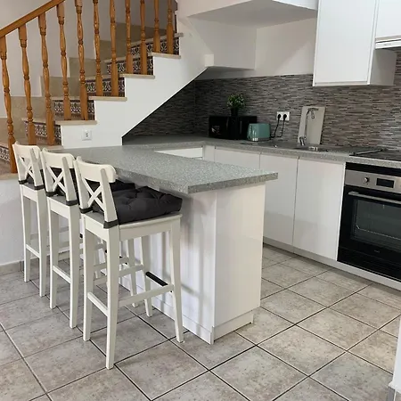 La Zenia Townhouse بيت للعطل *